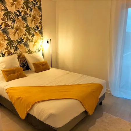 Pearl Of Center, Train Station, Parking