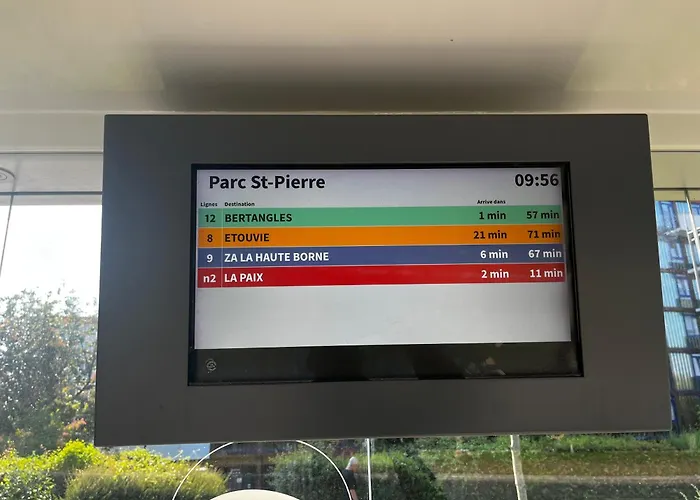 Apartamento Pearl Of Center, Train Station, Parking