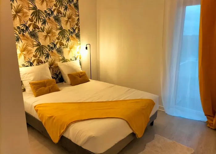 Pearl Of Center, Train Station, Parking