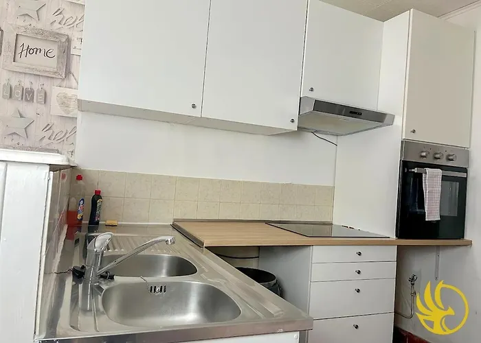 Apartamento Pearl Of Center, Train Station, Parking